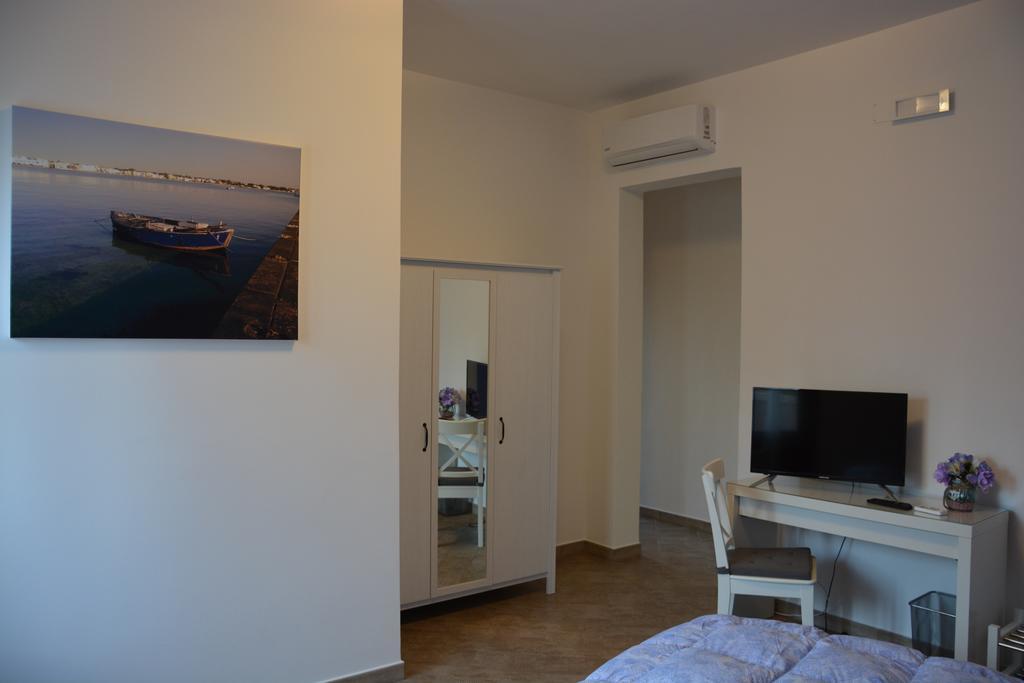 Colori Del Salento Bed & Breakfast Cellino San Marco Exterior foto